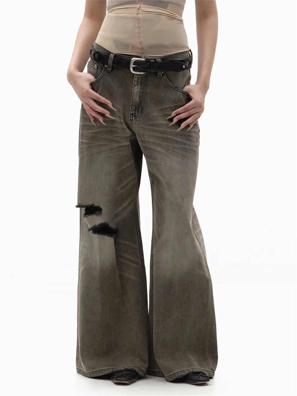 

Grey imitation old destruction of loose micro-cropped denim pants women 2025 spring new mid-waist loose jeans