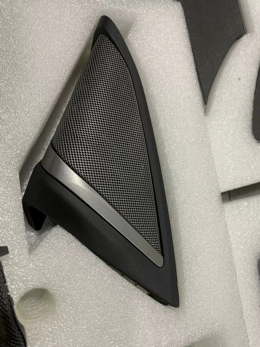 For BMW G30 G31 5 Series High Quality Center Console Head Treble Midrange Tweeter Speaker Horn Cover