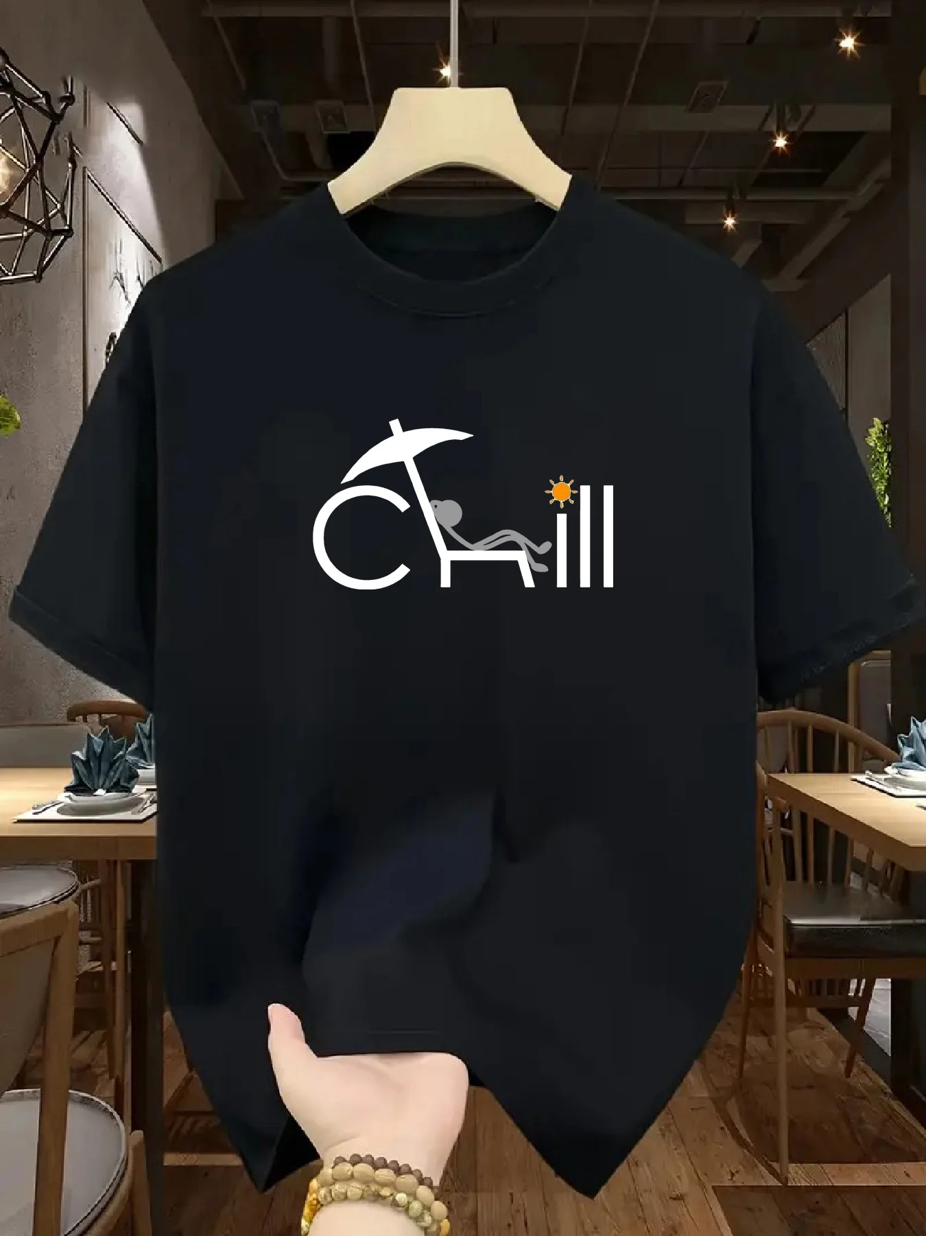 High-end men's fashionable printed short-sleeved T-shirt, a comfortable and breathable versatile men's casual T-shirt.
