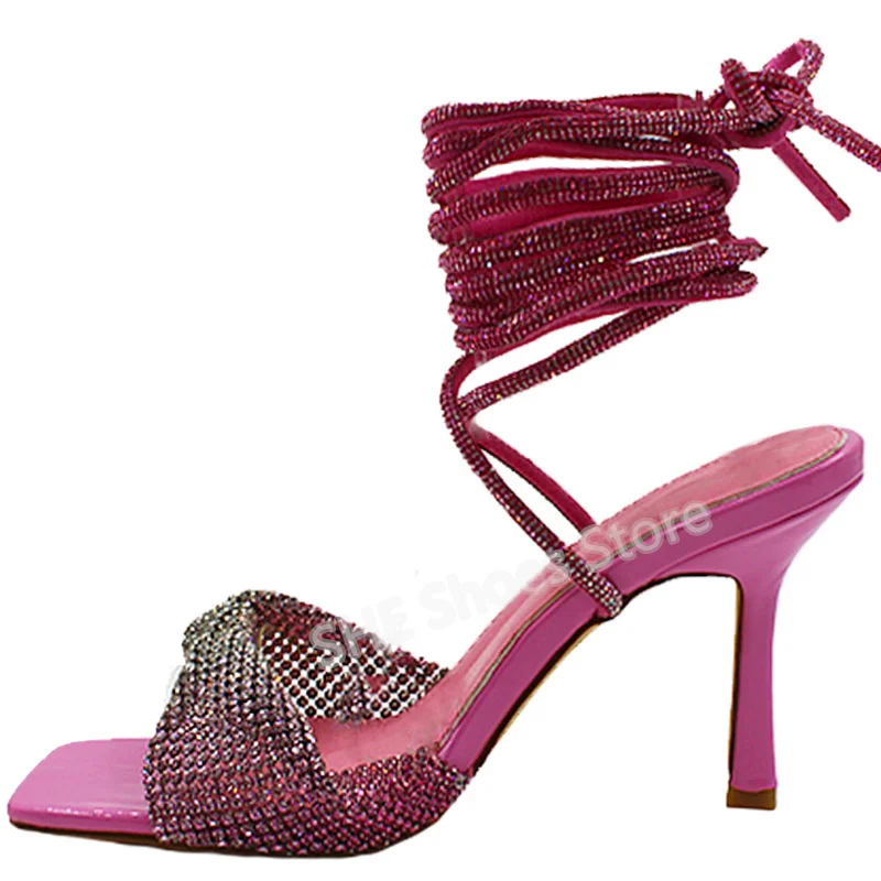 Zapatos de tacón alto con correa cruzada para mujer, sandalias con diamantes de imitación brillantes, punta cuadrada, tacón fino, una correa, fiesta