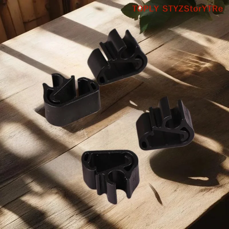 

Зажимы для крепления шлангов омывателя лобового стекла 1617040080 для 3008 (P84), 5008 (P87), 408X, C5 Aircross, C5X - Упаковка из 5/10 штук.