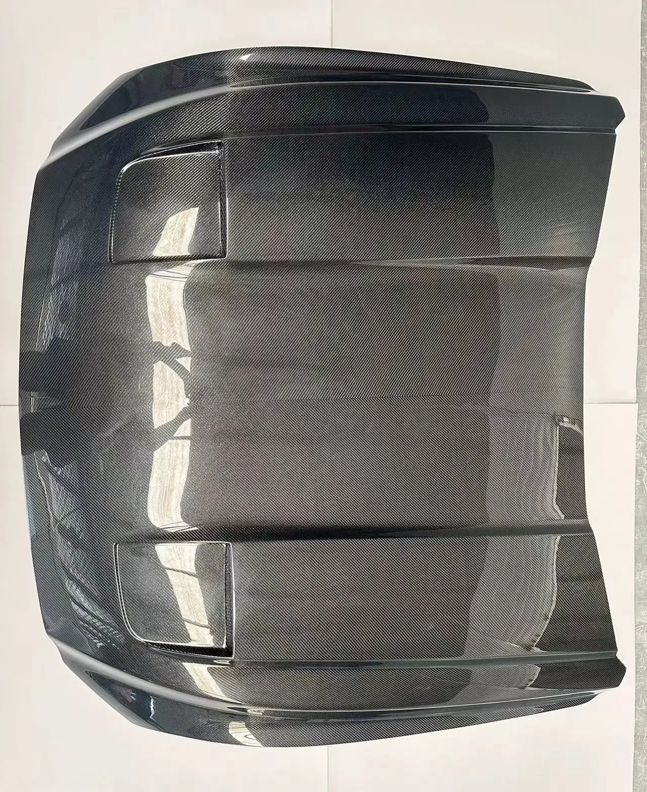 Suitable for Ford Mustang 6th generation carbon fiber hood modification, real carbon fiber hood modification
