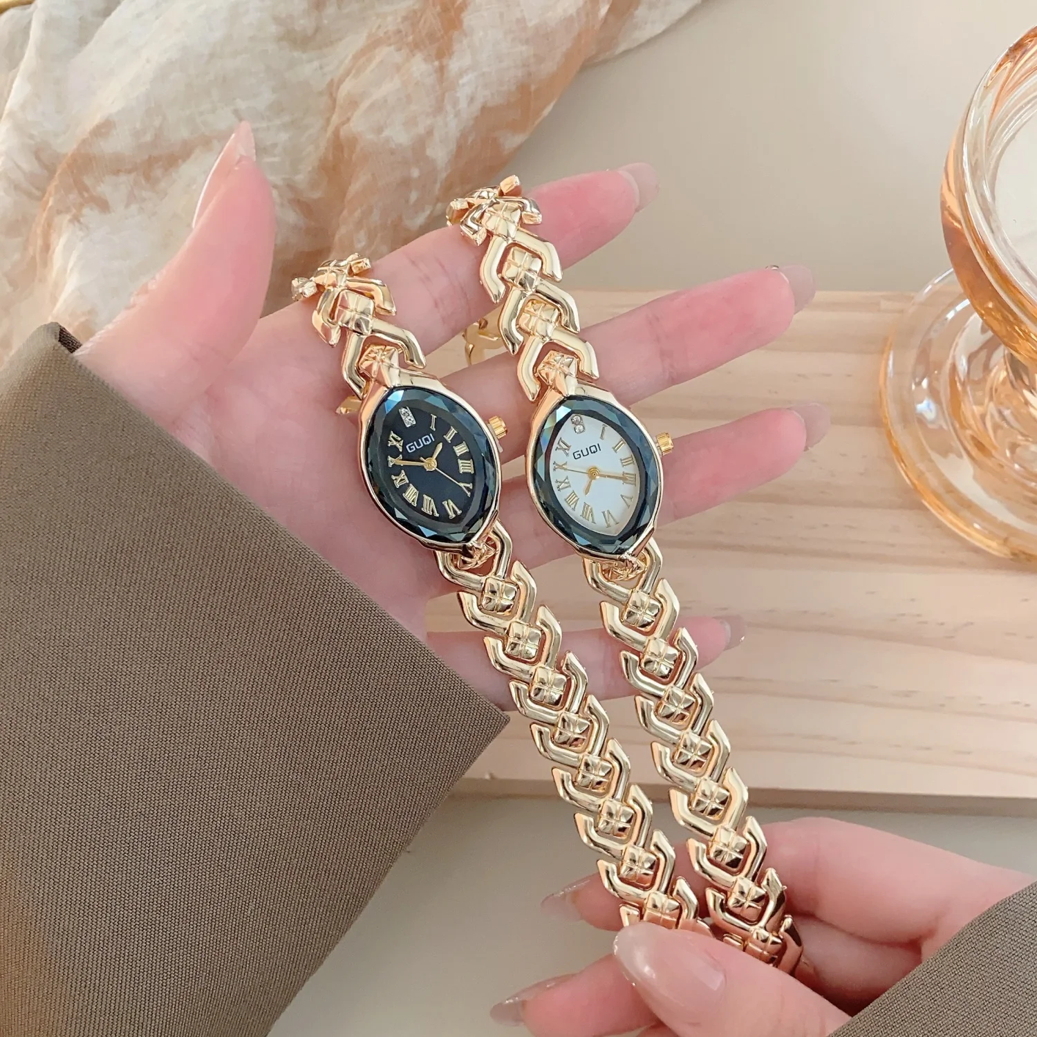 

Woman Golden Silver Elegant Bracelet Watch Fashion Ladies Niche Quartz Watches Oval Dial Dress Wristwatches Relojes Para Mujer