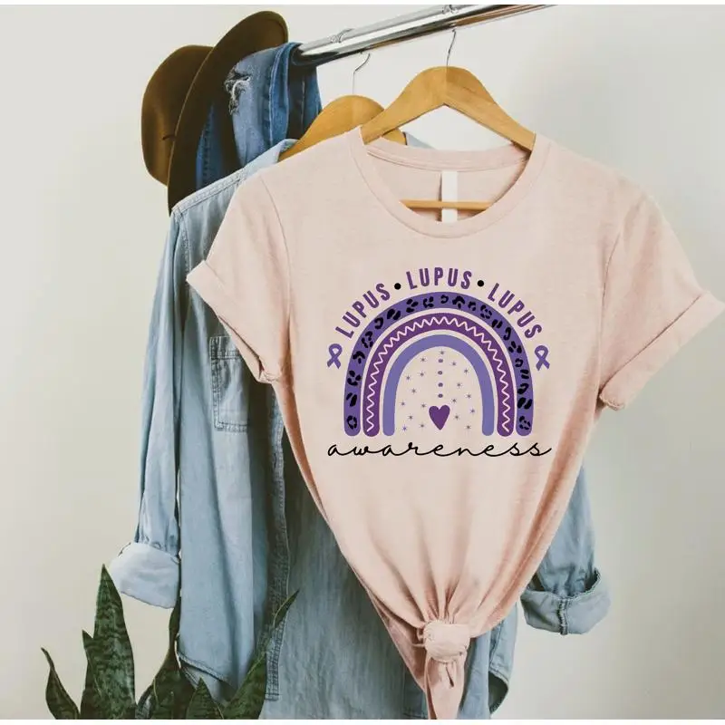 

Футболка Lupus Awareness Rainbow с фиолетовой лентой Month SupporT Fighter Survivor
