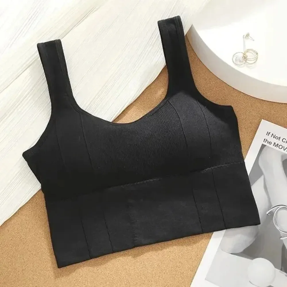 Sports bra with sweat-proof function for fitness wear. Women's seamless yoga bra. Anti-shock off-shoulder top. view 2