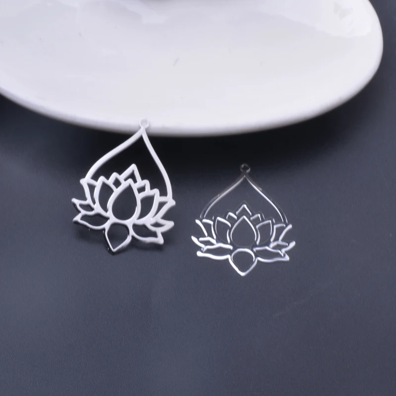 30 Stück AB8425 Messing Goldene Lotus-Anhänger – Detail 3