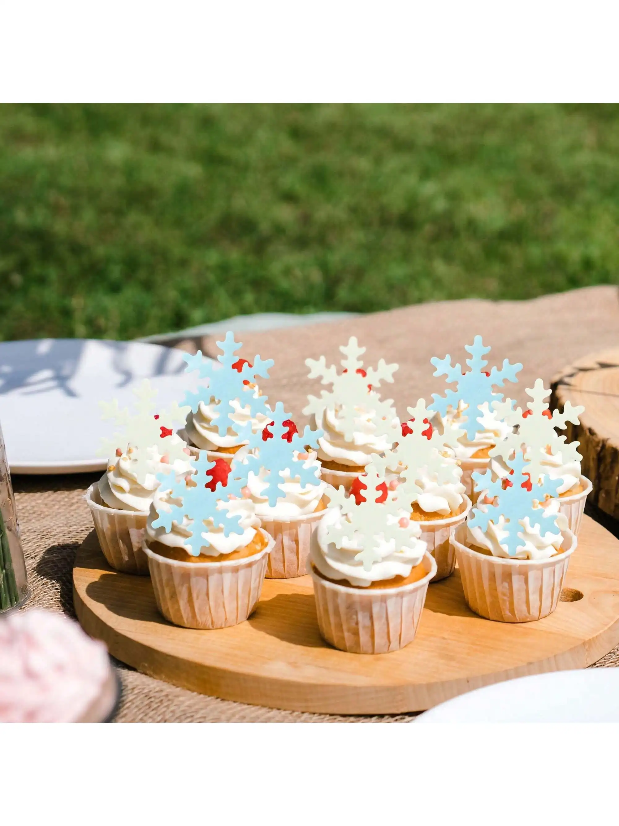 50 Stück blau-weiße Cupcake-Topper, Kuchenschneeflocken, Kuchendekoration, Winter-Frozen-Geburtstagsparty-Zubehör, Klebreispapier – Detail 1