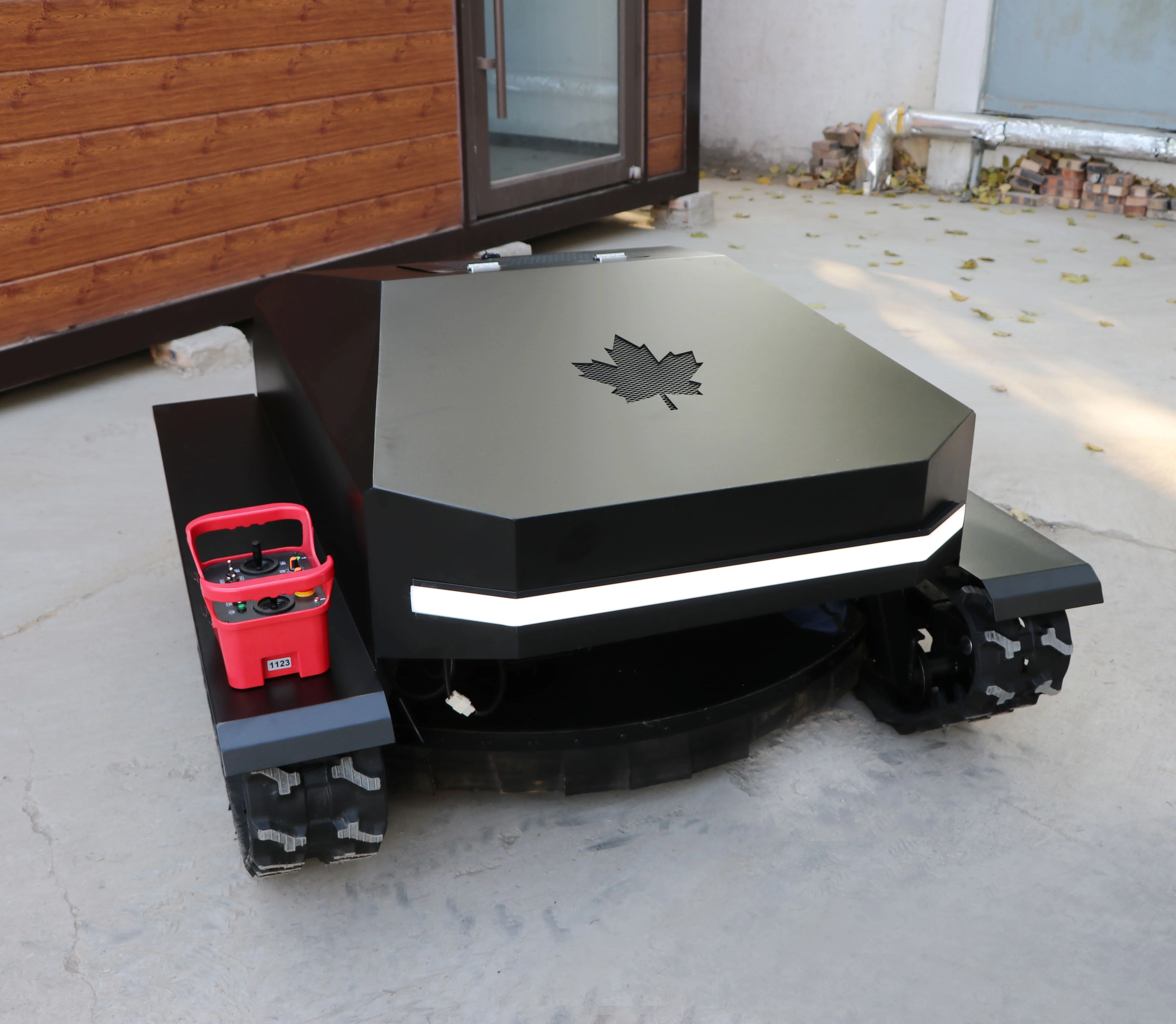 

Zero Turn Home Gardening Lawn Mower With Remote Control For Easy Maneuvering Control Off-Road Lawn Mower