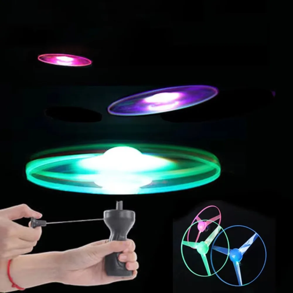 

LED Light Pull Line Saucer Toys with Pull Rope Rotating Design Flashing Flying Toy Plastic Multicolor Luminous Toy