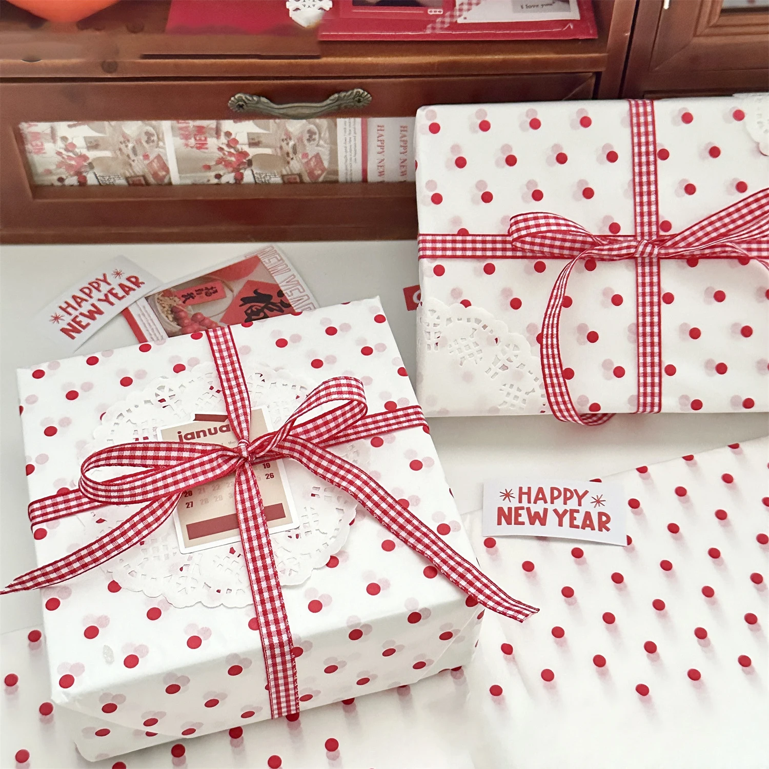 Snowflake Pattern Packing Material Versatile Minimalist Packing Paper Polka Dot Gift Wrapping Paper Minimalist For Birthday Home