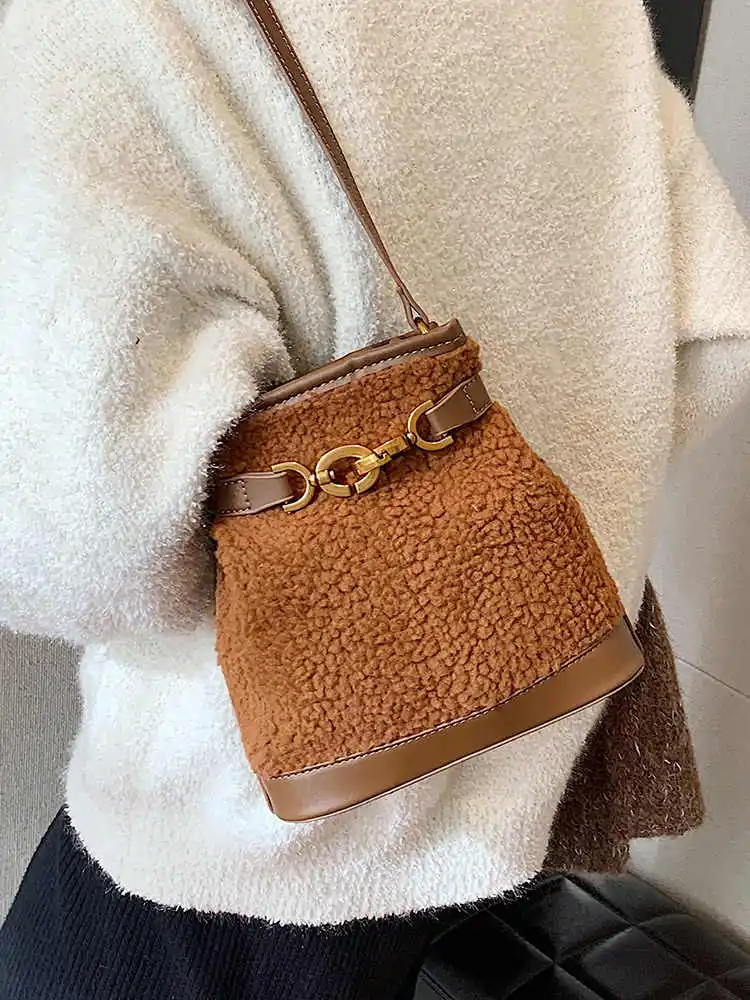 Autumn Winter Lamb Wool Bucket Bag Women Vintage Hasp Design Commuter Crossbody Bag Fashion Lady Handbags