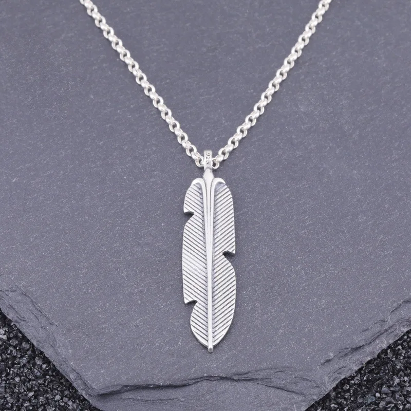 

Feather Necklace Pendant for Men's Hip Hop Personality Couple 925 Sterling Silver Pendant for Men's Simple and Versatile Leaf Pe