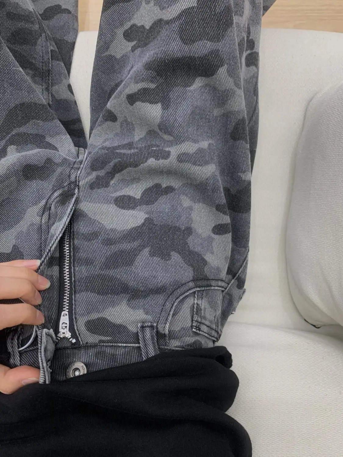 

Рваные джинсы, женские брюки, потертые потертые джинсовые брюки с потертым краем, модная женская одежда в стиле гранж, альтернативный панк-рок