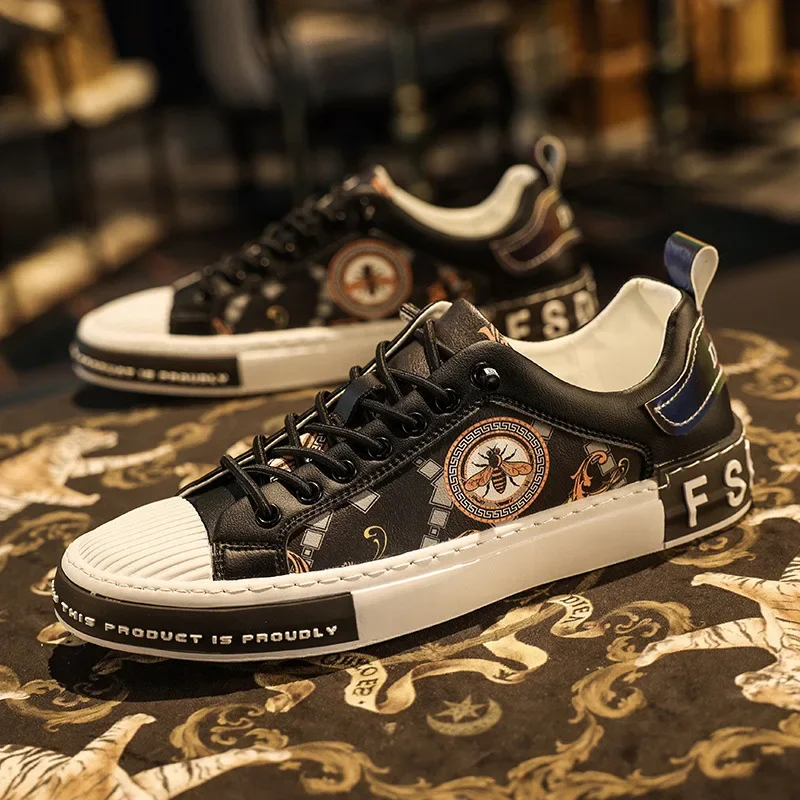 

New Shoes for Men Leather Casual Shoes Trend Flowers Print Flat Skateboard Shoes Youth Street Cool Sneakers