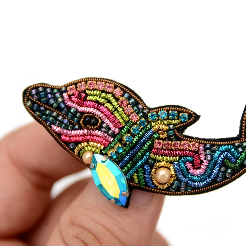 AHYONNIEX High Quality French Design Jewelry Hand - Embroidered Silk India Indian Silk Brooch Dolphin Heart Design