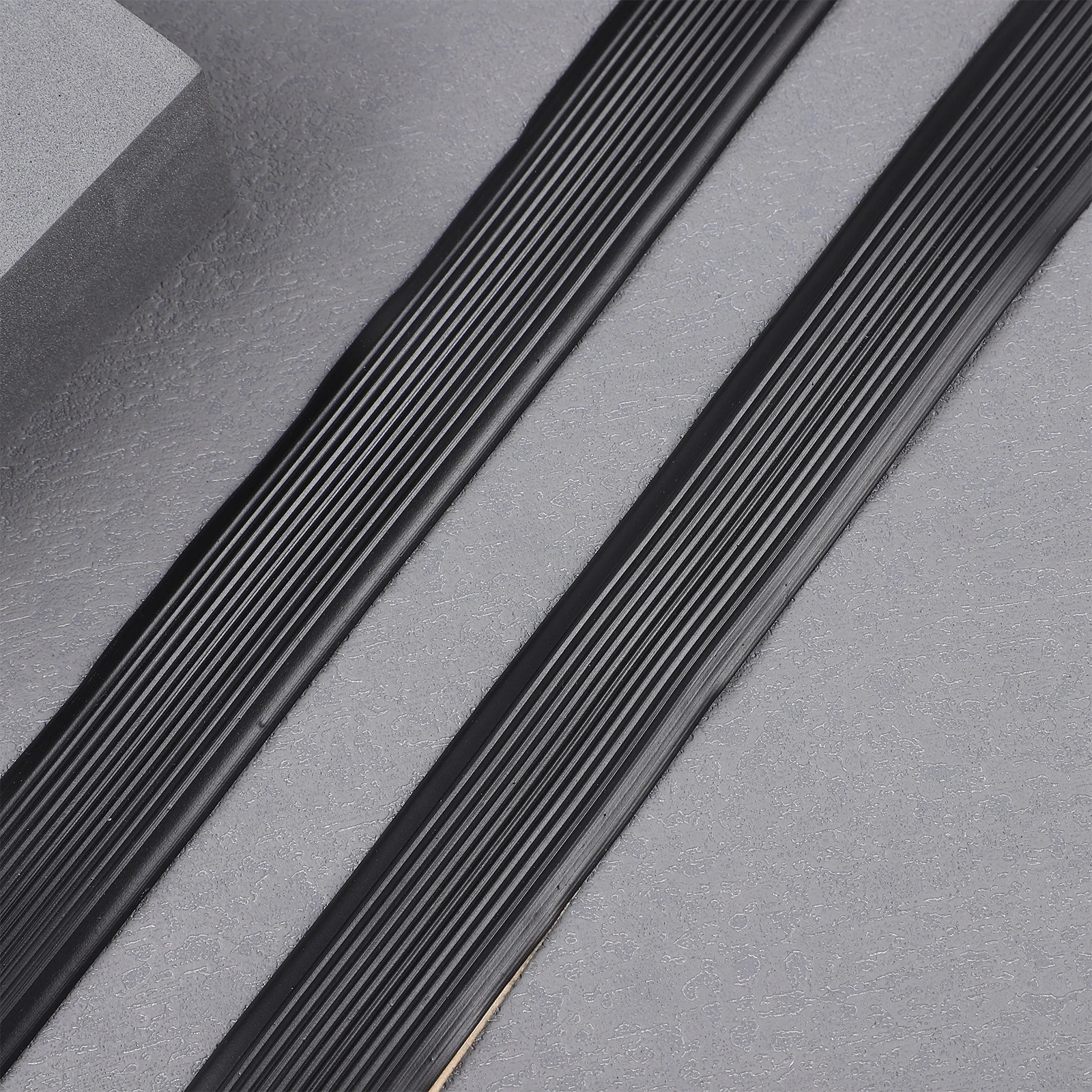 

Black 6M Anti slip Strip for Stairs 3cm Wide Premium Rubber Material Strong Adhesive Non slip Stair Tapes Wooden Steps Indoor