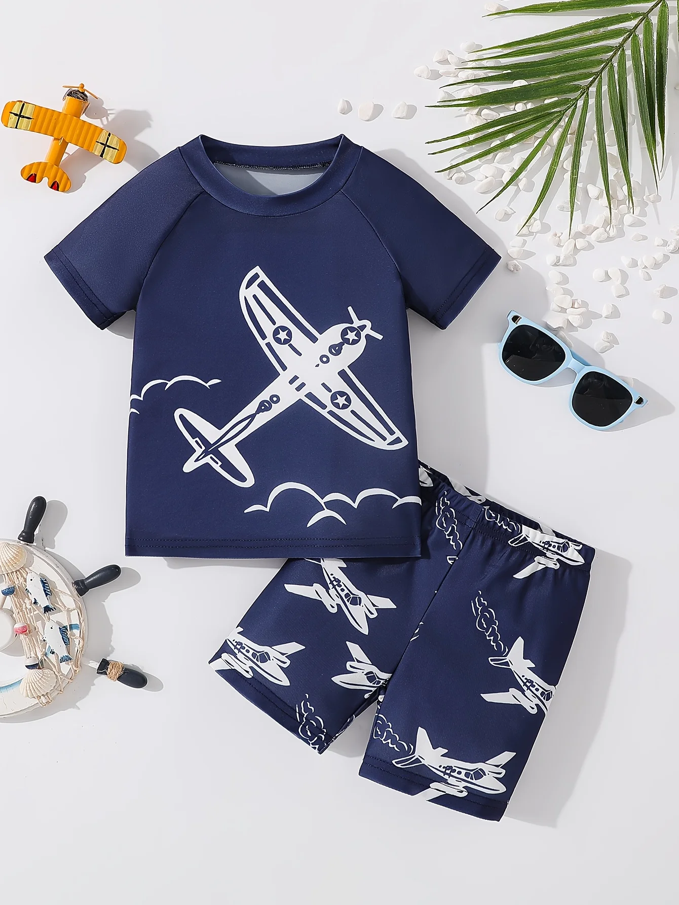 

Одежда для мальчиков: комплект из футболки с коротким рукавом и шорт с принтом «Самолет» в белом цвете | Подарок на День святого Валентина / Подарок на день рождения малыша