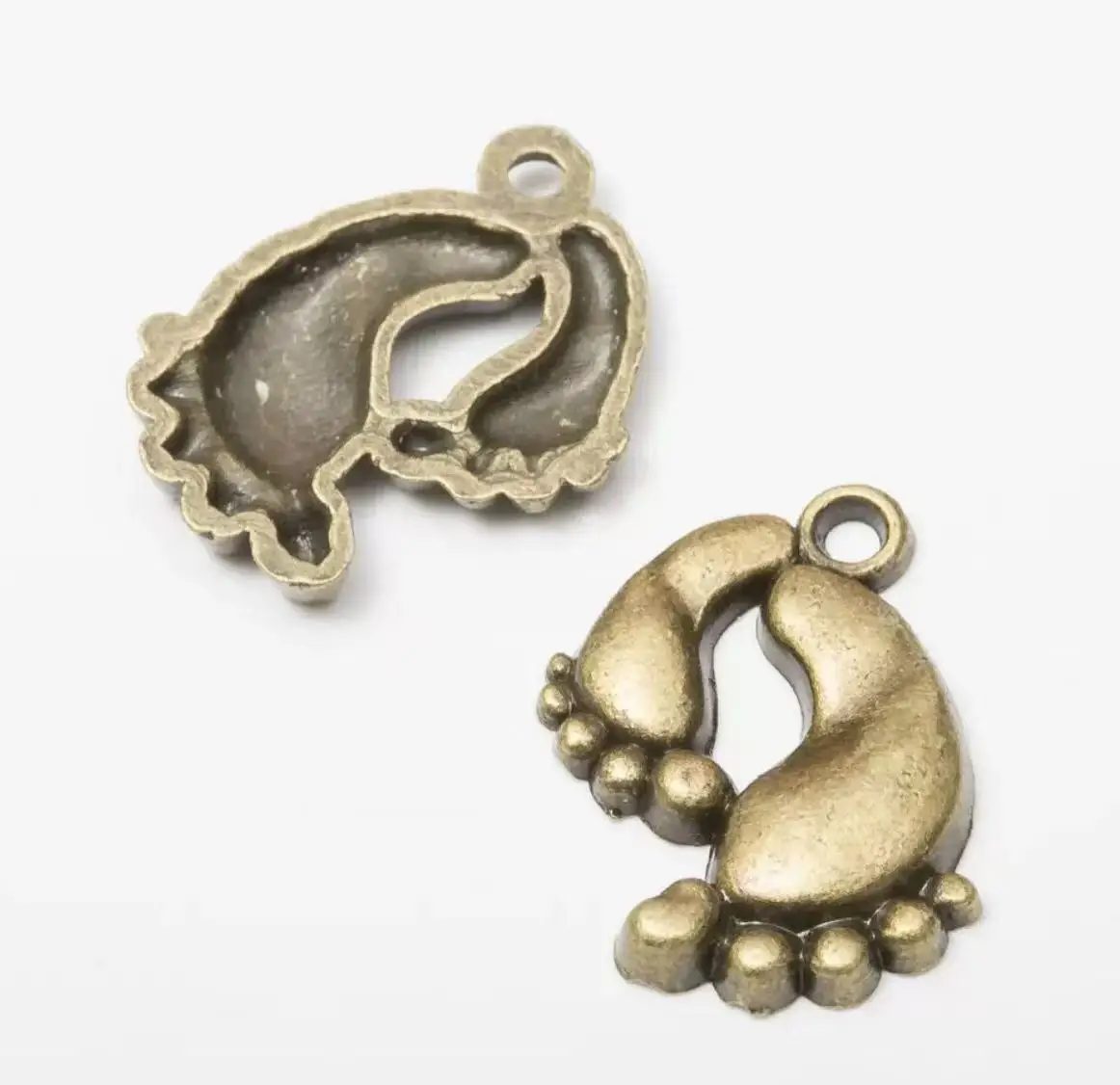 

20pcs 20*16mm Lovely feet design charms for handmade findings Zinc Alloy Metal HWL2689