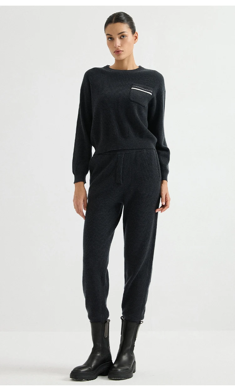 BD3621775 Damen Pullover aus 100% Wolle mit englischem Rippstrick, Rundhalsausschnitt, langen Ärmeln, kontrastierender Brusttasche mit Kettendesign, zweifarbig, für den frühen Herbst. – Detail 12