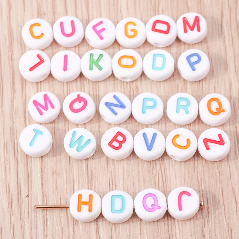 Tusember 100 Stück Niedliche Mini A-Z Alphabet Acryl 26 Englische Buchstaben Charms Perlen für DIY Armband Halskette Handgemachte Schmuckherstellung – Detail 4