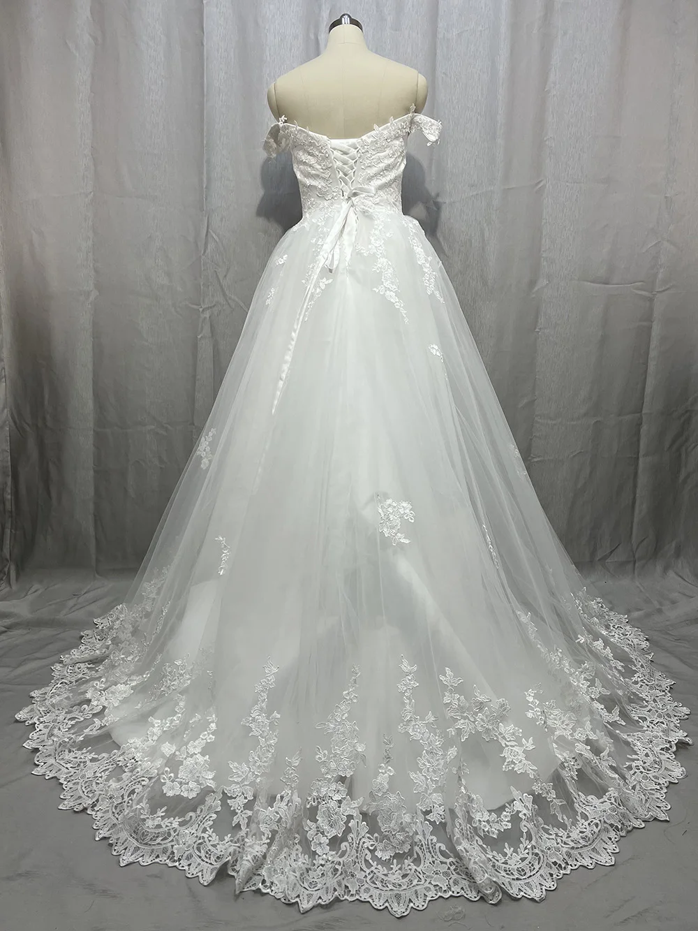 2022 Off The Shoulder Sweetheart Luxury A line Plus Size Wedding Dress With Lace Appliques Custom Made Bridal Dresses