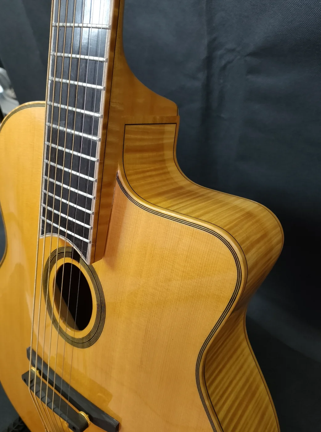 Guitars Stock-Yunzhi Best Handmade Jazz Acoustic Guitar Maple Spruce Body Maple Back/Sides Ebony Fingerboard 628mm Scale 6