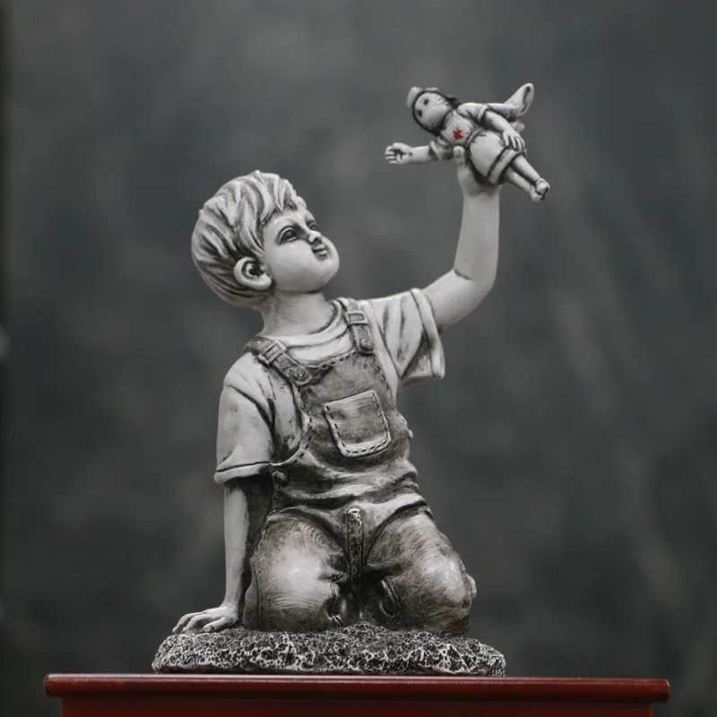 Banksy Statuette Art Crafts Tribute Nurse Figurine Balloon Girl Sculpture Office Living Room Bedroom Decoration Gift for Mother