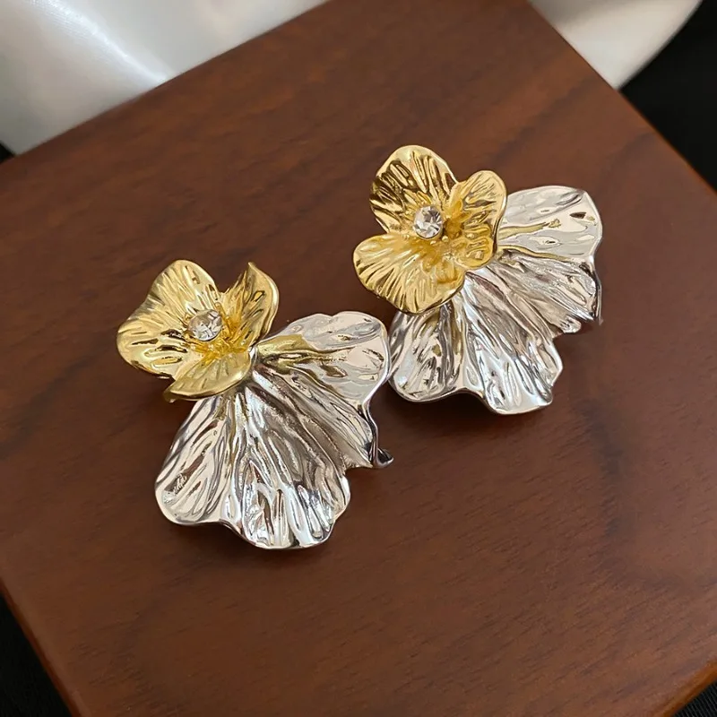 Gold Silver Color-block Metalic Flower Stud Earrings for Women Punk Luxury Textured Cubic Zircon Petal Earring Fashion Jewelry K