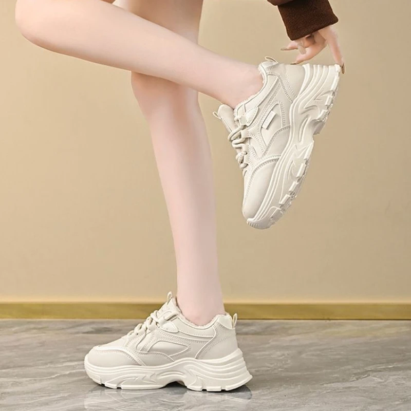 

2025 зимние теплые массивные кроссовки для женщин, противоскользящие пушистые дизайнерские кроссовки на толстой подошве, удобная спортивная одежда для ежедневных прогулок, бега ​