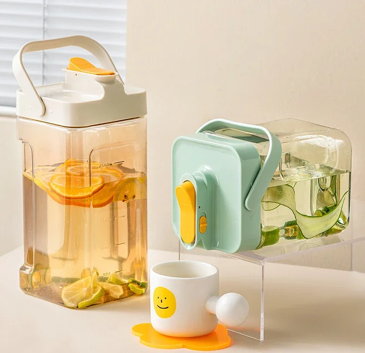 

Refrigerator with faucet, household cold brewing bottle, cold water bottle, cold drink fruit tea bucket, large capacity