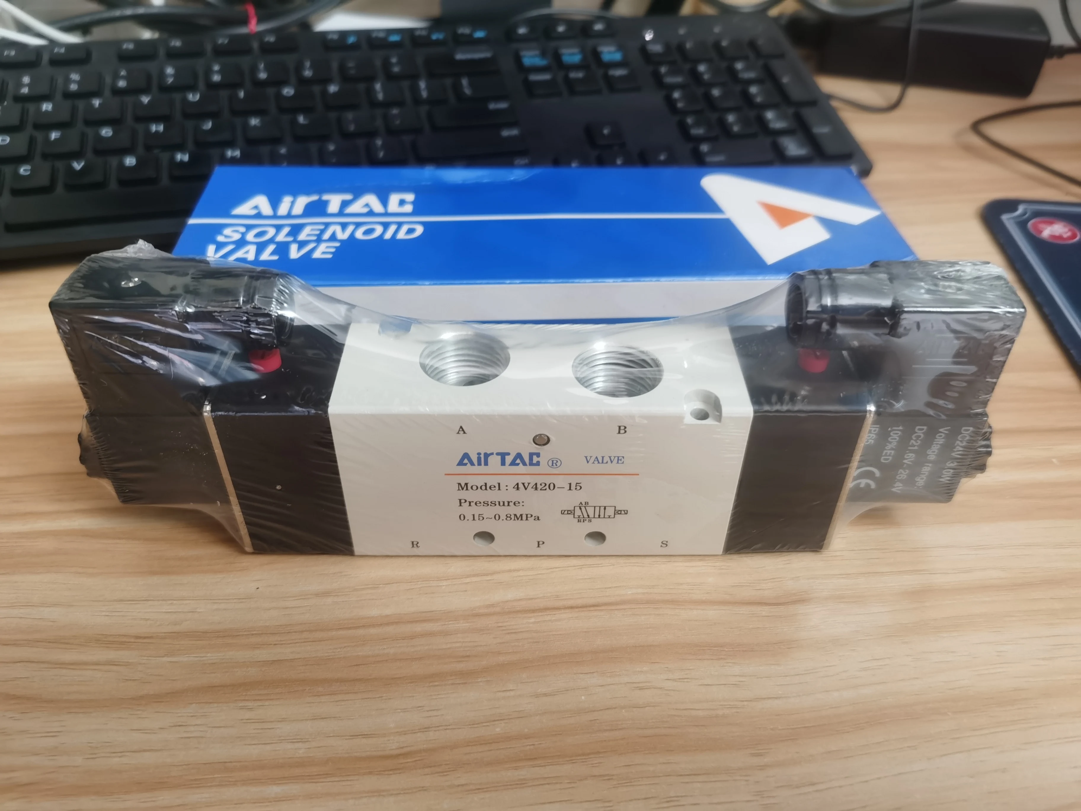 Válvula Solenoide AirTAC 4V42015B 4V420-15 DC24V, 1 piezas, nueva