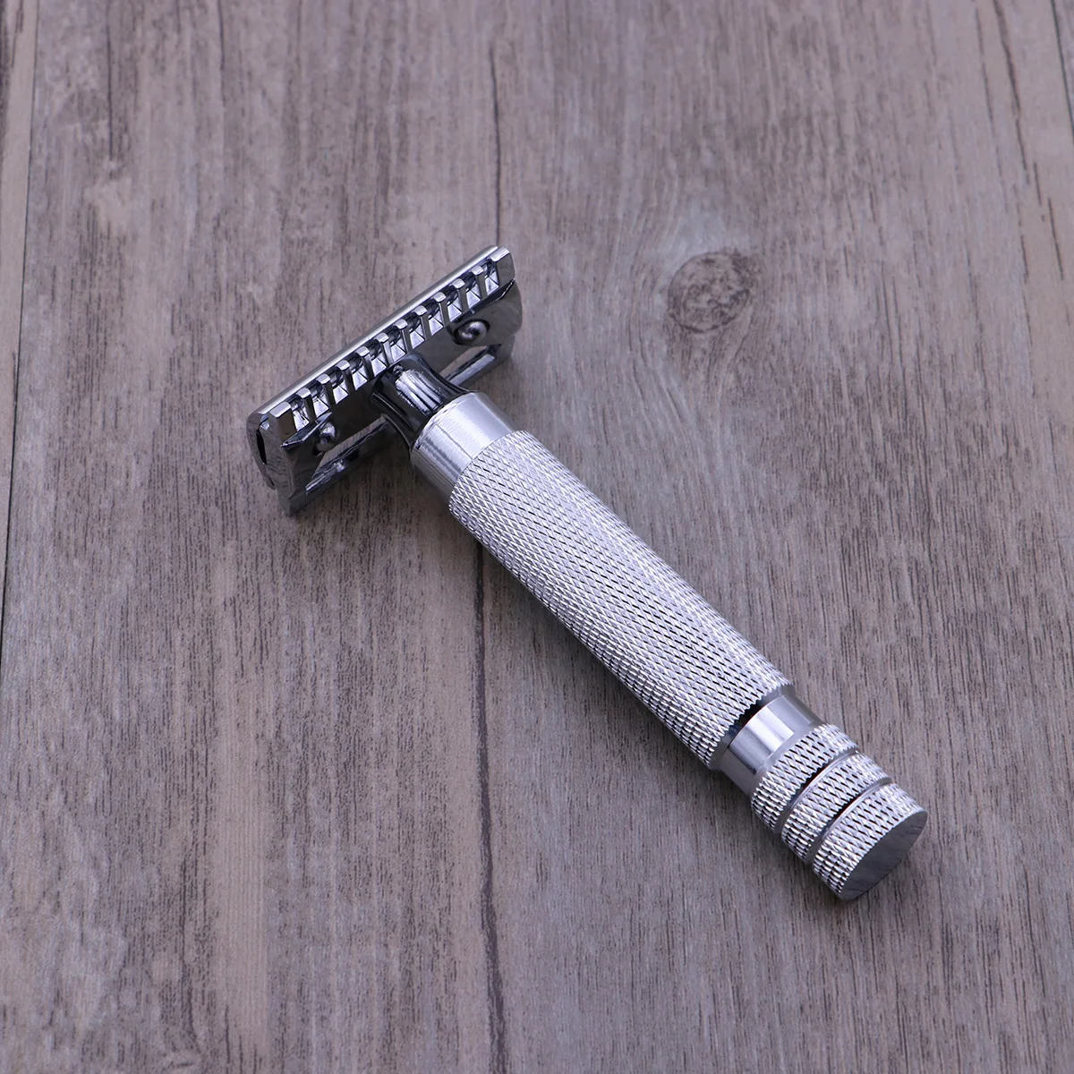 حلاقة مزدوجة آمنة من الفولاذ المقاوم للصدأ للرجال، قبضة مزخرفة، صالون حلاقة احترافي للاستخدام المنزلي للرجال، ماكينة حلاقة مزدوجة من الفولاذ