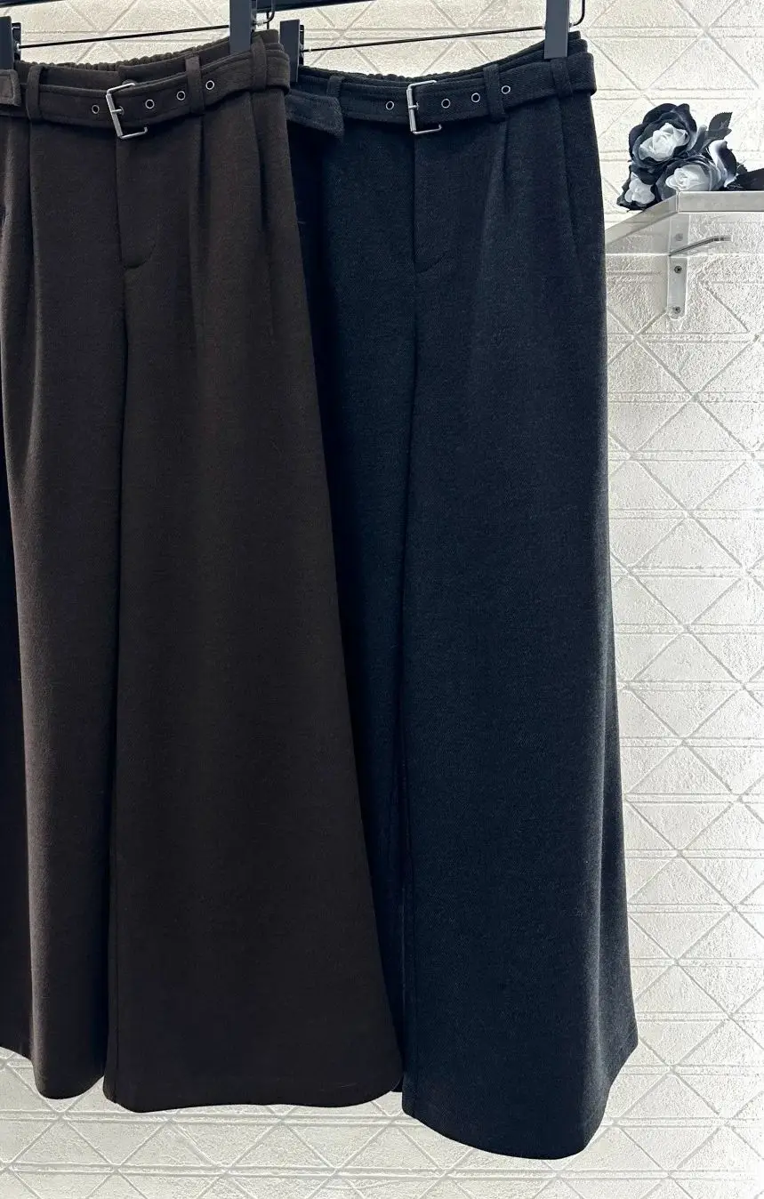 سراويل صوفية عالية الخصر واسعة الساق تتمتع بسلاسة على طول الحزام أنيقة ومتعددة الاستخدامات للتنقل في الخريف والشتاء