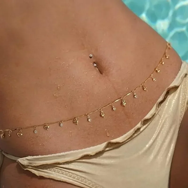Cadena de cuerpo Sexy versátil con forma de corazón de melocotón para mujer, accesorios para el cuerpo de Bikini de playa de verano, cadena de cintura con borla de circón de amor Simple