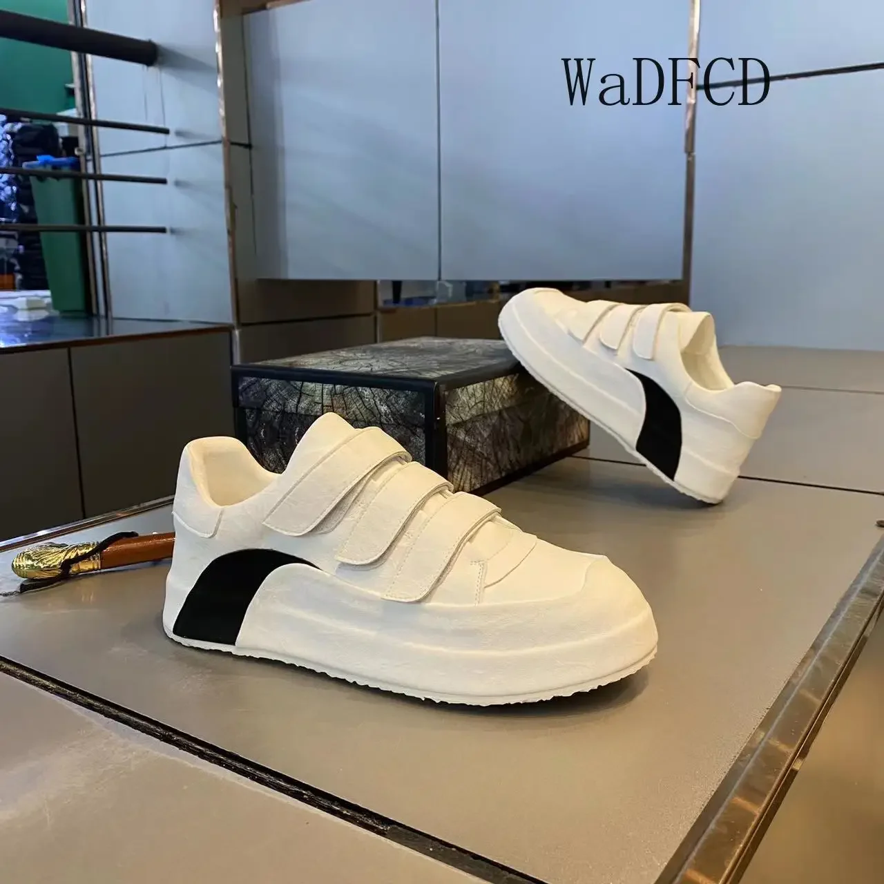 Chunky Sneaker Men Designer Cover Bottom Board Shoes Fashion Casual Microfiber Leather Upper Increased Internal Platform Shoes