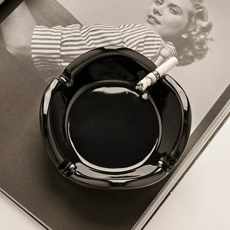 

Ceramic ashtray desktop decoration ornament, light luxury high-end home, living room, office decoration