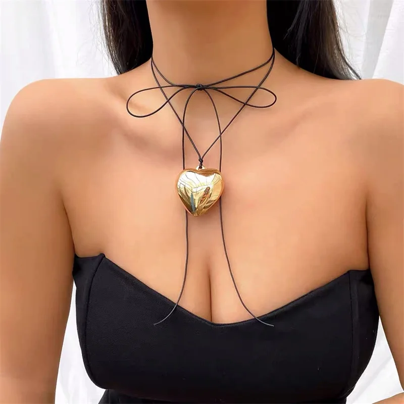 Love Heart Necklace Black Velvet Big Heart Pendant Choker Necklace for Women Elegant Weave Knotted Bowknot Adjustable Chain