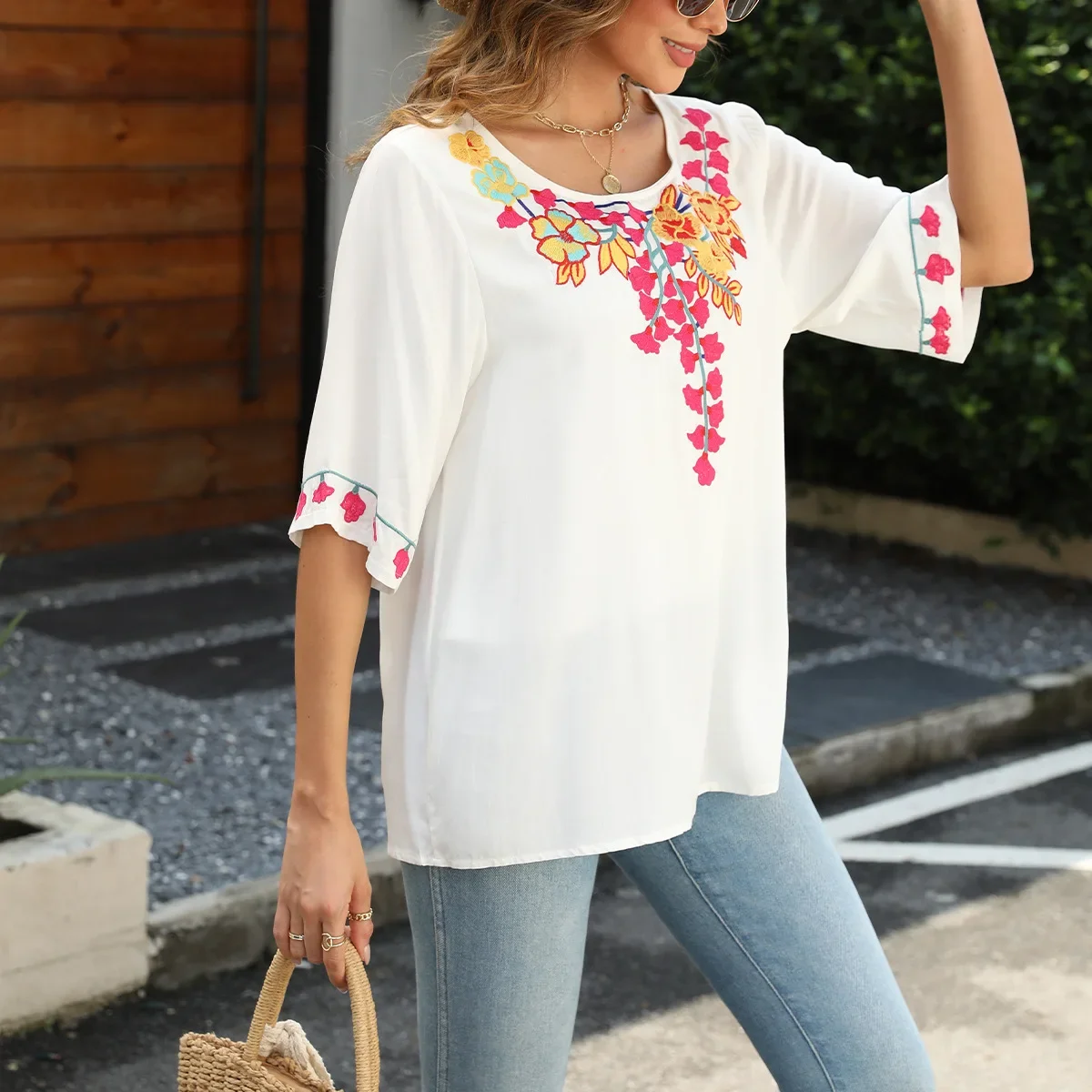 

Bohemia White Cottton Floral Embroidery Blosues Shirts For Women Ladies Tops Half Sleeve Blouse Boho Beach Summer Casual Blusas