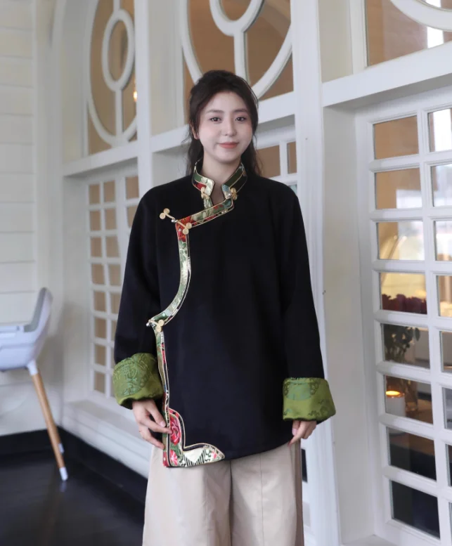 معطف نسائي صيني من Xizang ذو ياقة واقفة وزر قرصي مخملي سميك مزدوج الجوانب