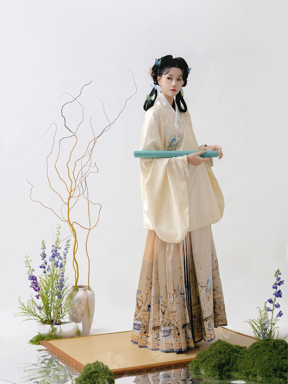 No Two Sets One Letter Silk Shirt Ming Dynasty Style  Tailed Skirt Plum Blossom Sleeve Literature And Bird Flower Patter...