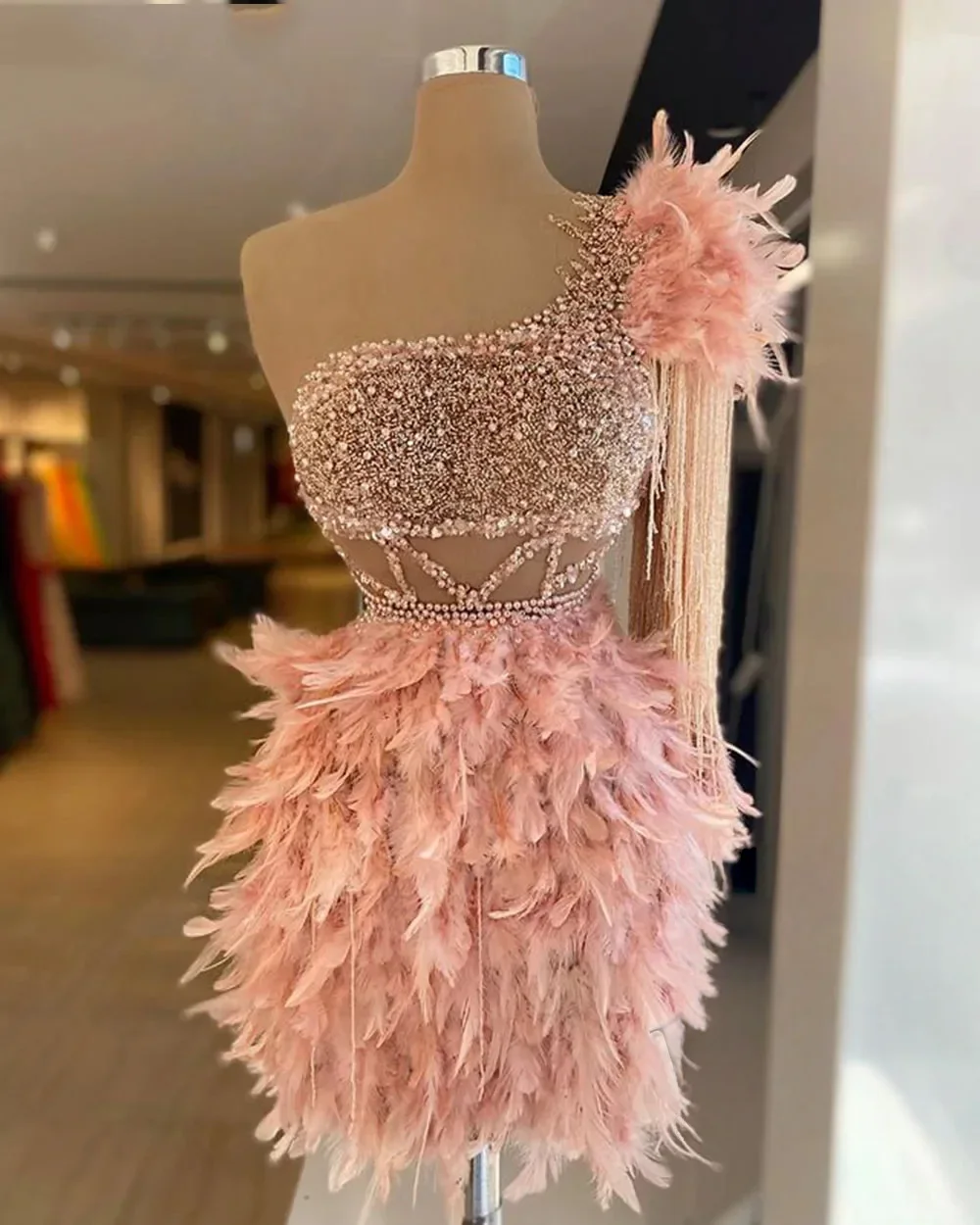 Vestidos de Cóctel rosas, corte en A, un hombro, plumas, perlas, vestidos de fiesta de cumpleaños, vestidos cortos de graduación, regreso a casa personalizados