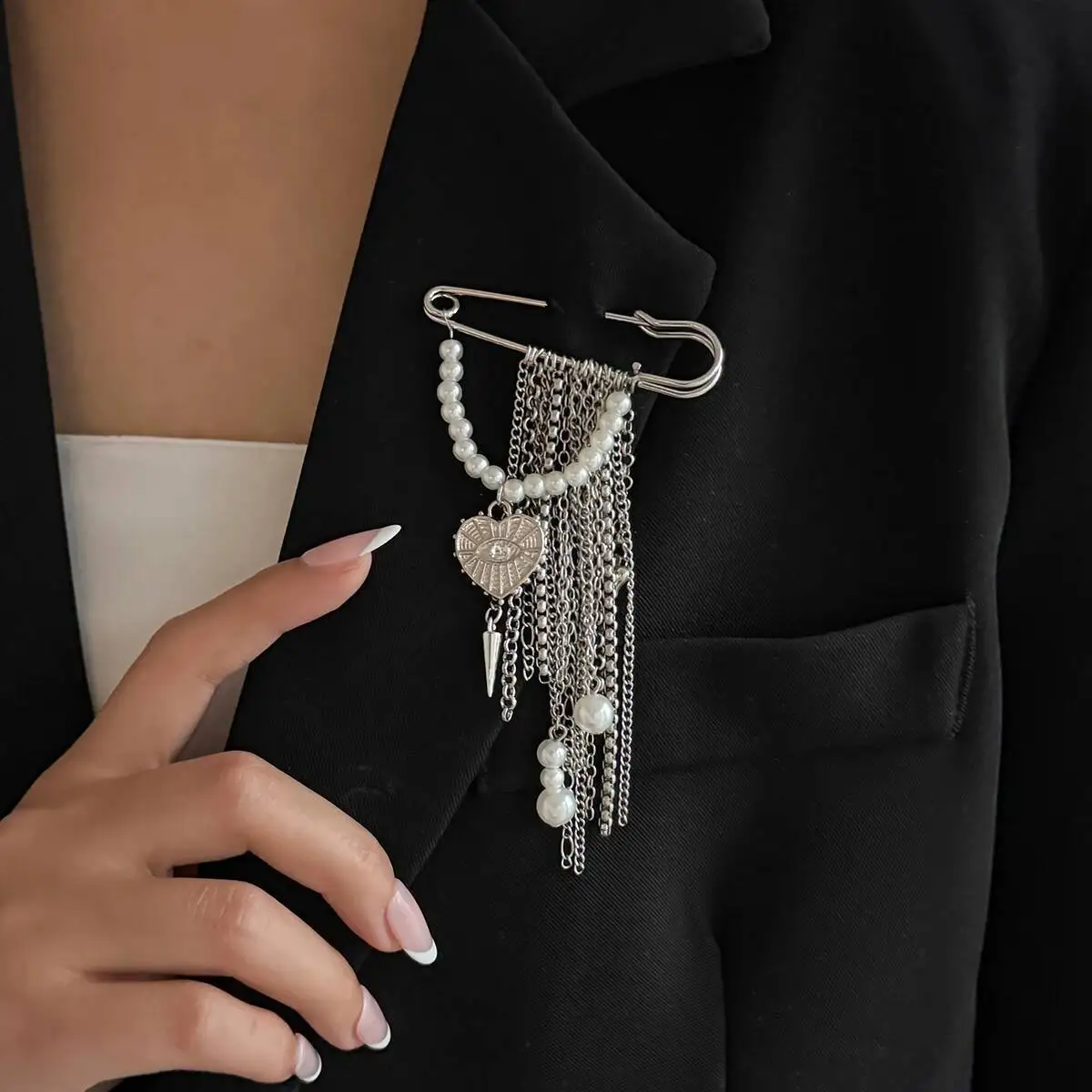 Salircon Heart Imitation Pearl Tassels Brooch Women Detachable Fixed Clothes Pin Waist Buckle Button Clasps Trouser Leg Decorate