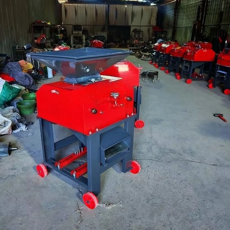 Corn grinder and semi-soybean peanut pellet feed grinder/double roll  grain grinder, extruded corn feed grinder