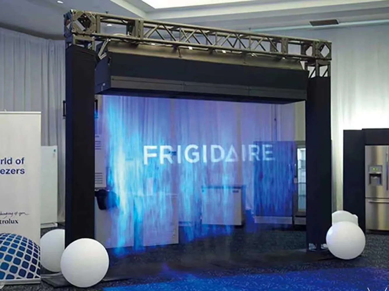 3D Water Fog Screen, Hologram Stage Backdrop Water Fog Screen for Indoor Advertising Wedding Show Falling Down Projector Screen