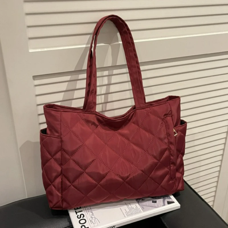 

Women Autumn Winter New Simple Large Capacity Tote Bag Fashion Quilted Crossbody Shoulder Bag Lightweight Casual Commuting Bag