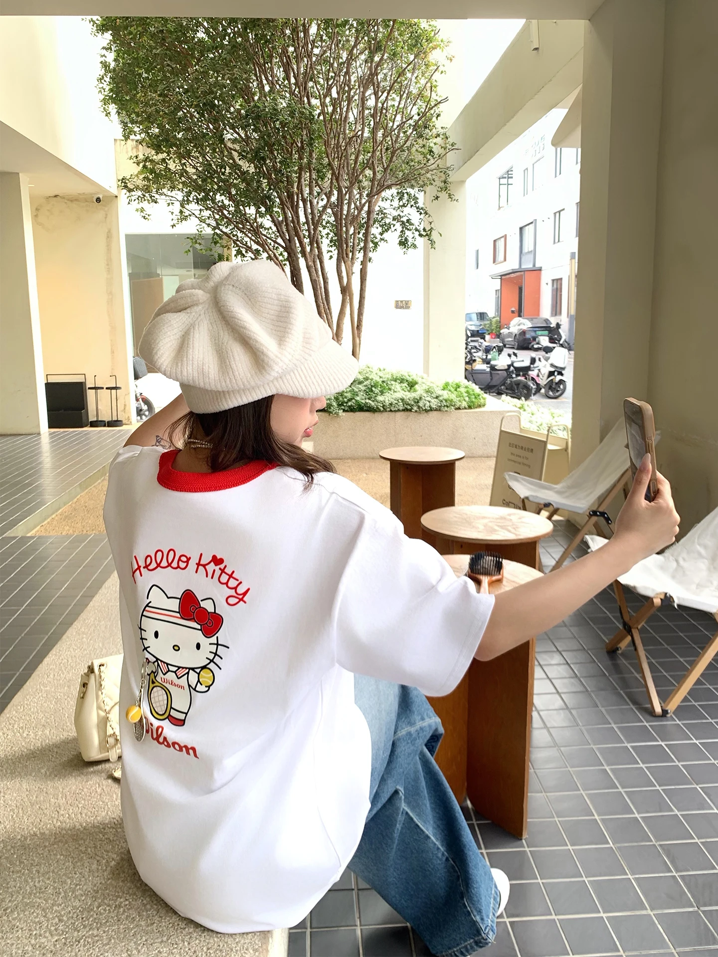 

Белый теннисный комплект Xueke: свободная женская футболка с милым принтом спереди, повседневный топ с круглым вырезом, летняя мода