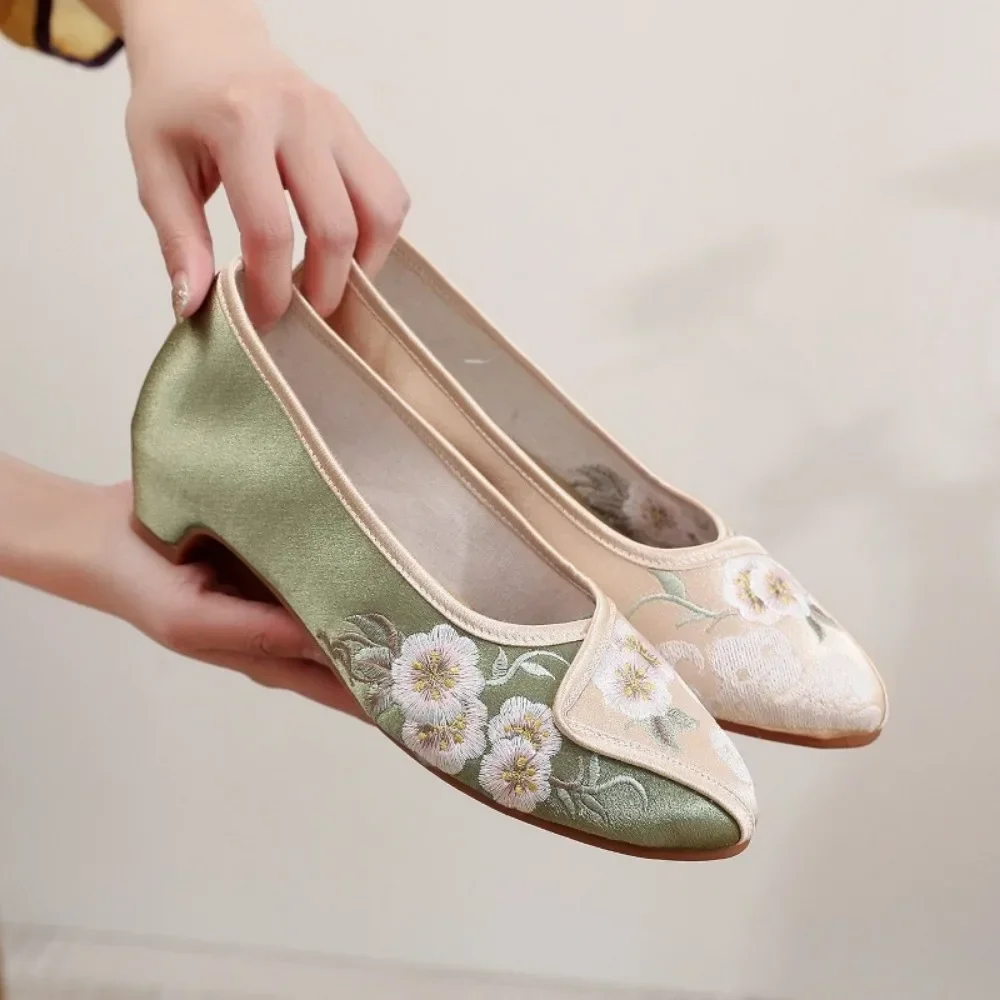 Ethnic Style Shoes for Women Embroidery Womens Shoes Casual Fashion Vintage Elegant Streetwear Cheongsam Traditional Chinese