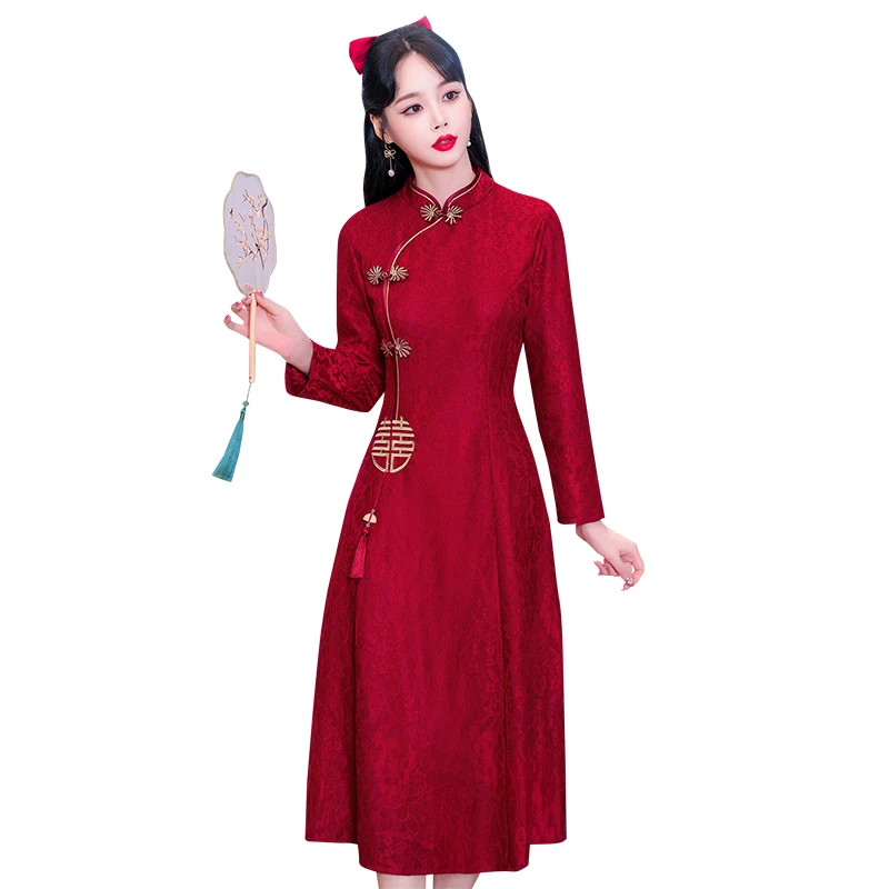 Retro Chinese Traditional Red Wedding Qipao Dress Modern Improved Long Sleeve Embroidered Cheongsam Plus Size Women Clothing CNY