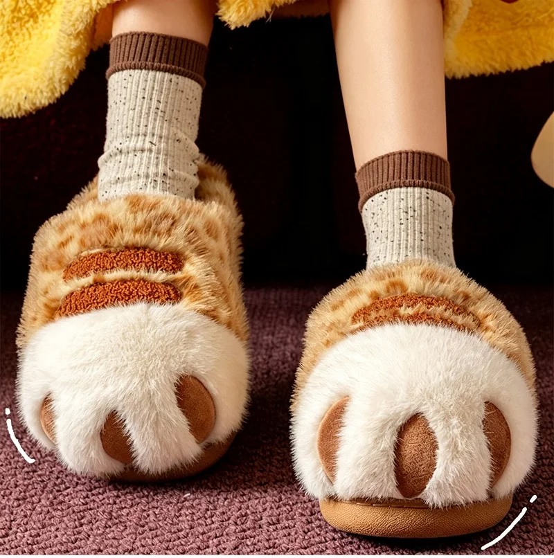 Entzückende Hausschuhe mit Kätzchenpfotenmuster für Damen, kuschelige Schuhe aus Kunstfell, offene Mules, ideal als Geschenk für Katzenliebhaber. – Detail 12