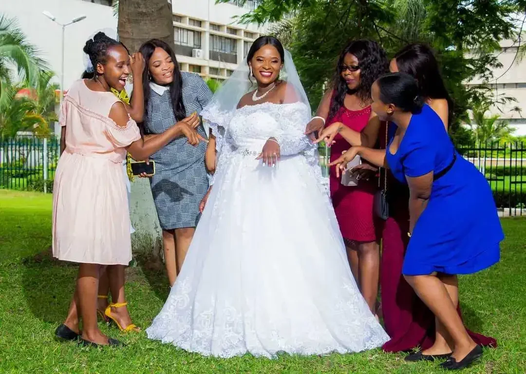 

Customized Plus Size African Lace Ball Gown Wedding Dress Long Sleeves Custom Made
